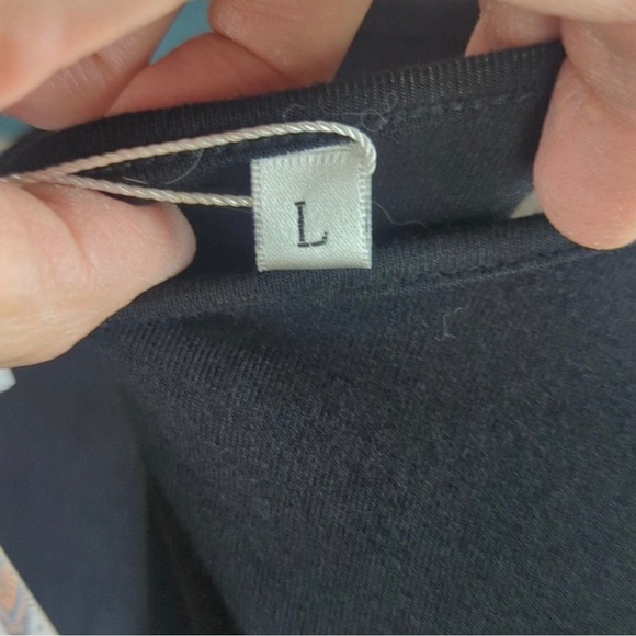 For Kitty Rescue! Feiersi Black Tank Top, Cross Cross Neckline - Picture 11 of 12